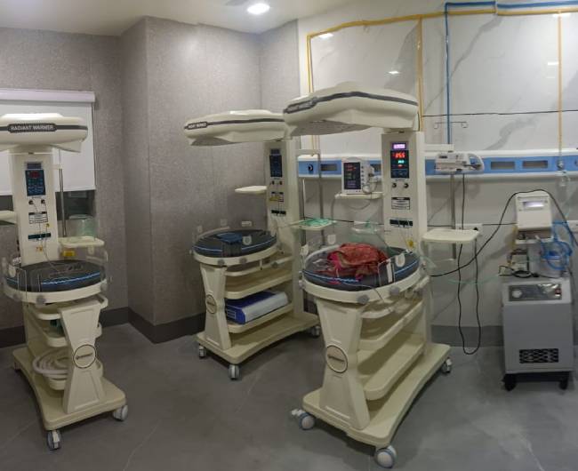 NICU Machine Equipment in Maid Hospital